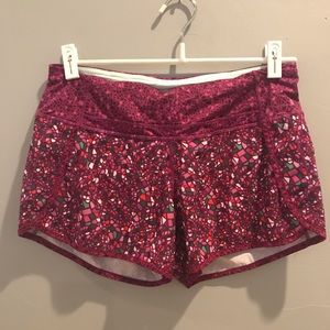 Lululemon lines running short with zip pocket